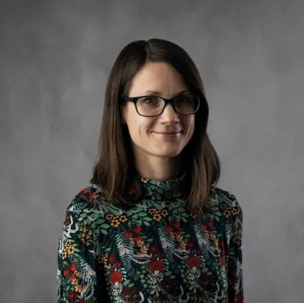 Dr Nicola Hughes